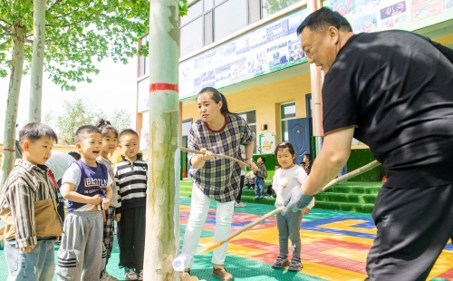 http://szgh.oss-cn-beijing.aliyuncs.com/mfjjw/20250423/46f97391bbacd82bfe2c077833596c6ae9f75ce2.jpg