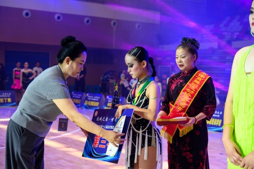 http://szgh.oss-cn-beijing.aliyuncs.com/mfjjw/20250502/83518c2ec2b54c488f832464af5beb1d258bf7e0.jpg